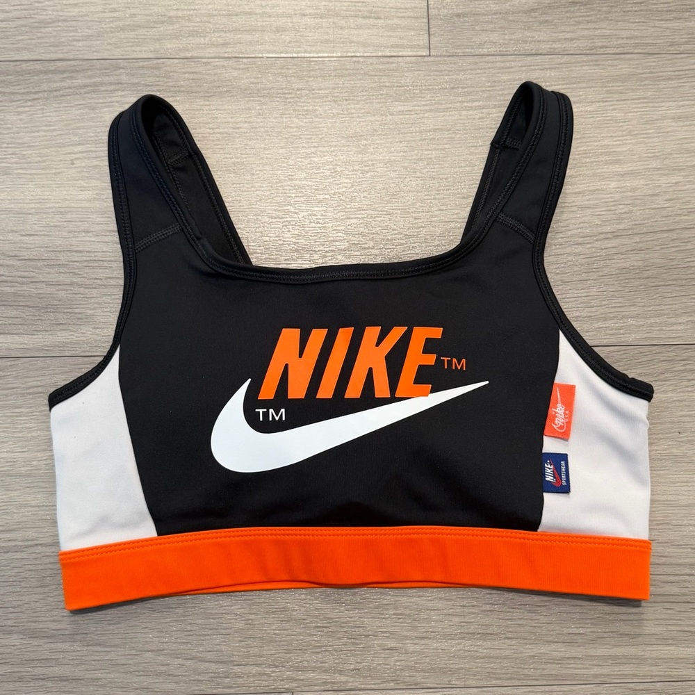 Nike Air Swoosh Medium-Support 1-Piece Pad Sports Bra